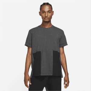 Nike Men's Charcoal and Black Short Sleeve Tee